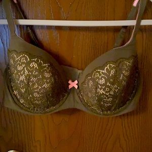 Olive green fully lined Victoria’s Secret size 40D